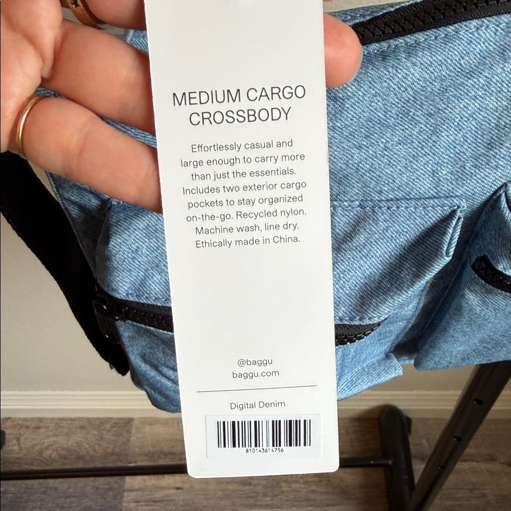 Medium Cargo Crossbody Baggu Bag - Picture 2 of 3